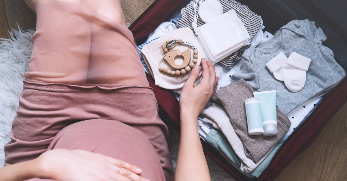 What should a hospital bag contain?